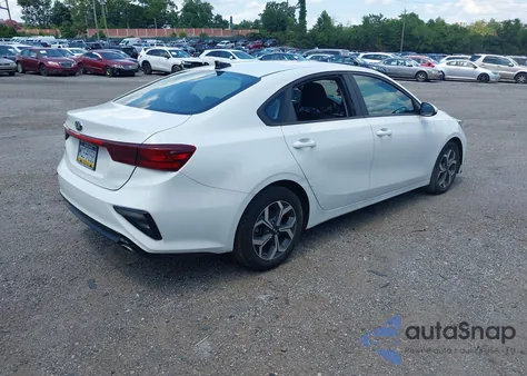 2021 Kia Forte Lxs z USA, uszkodzony, nr VIN 3KPF24ADXME343876